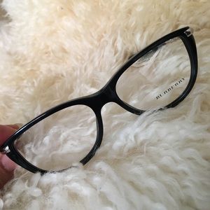 Burberry glases